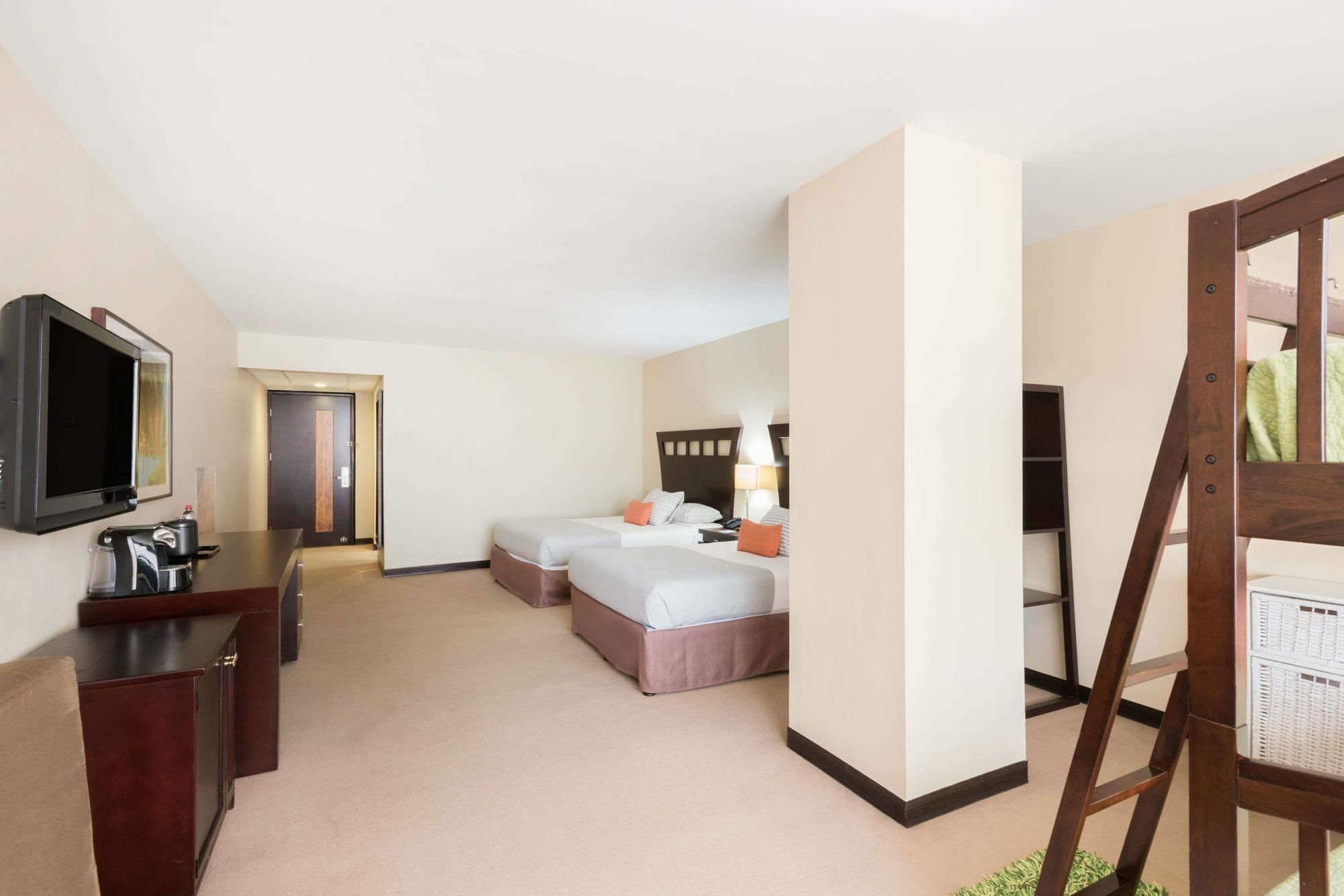 Tryp By Wyndham San Jose Sabana Ξενοδοχείο Εξωτερικό φωτογραφία